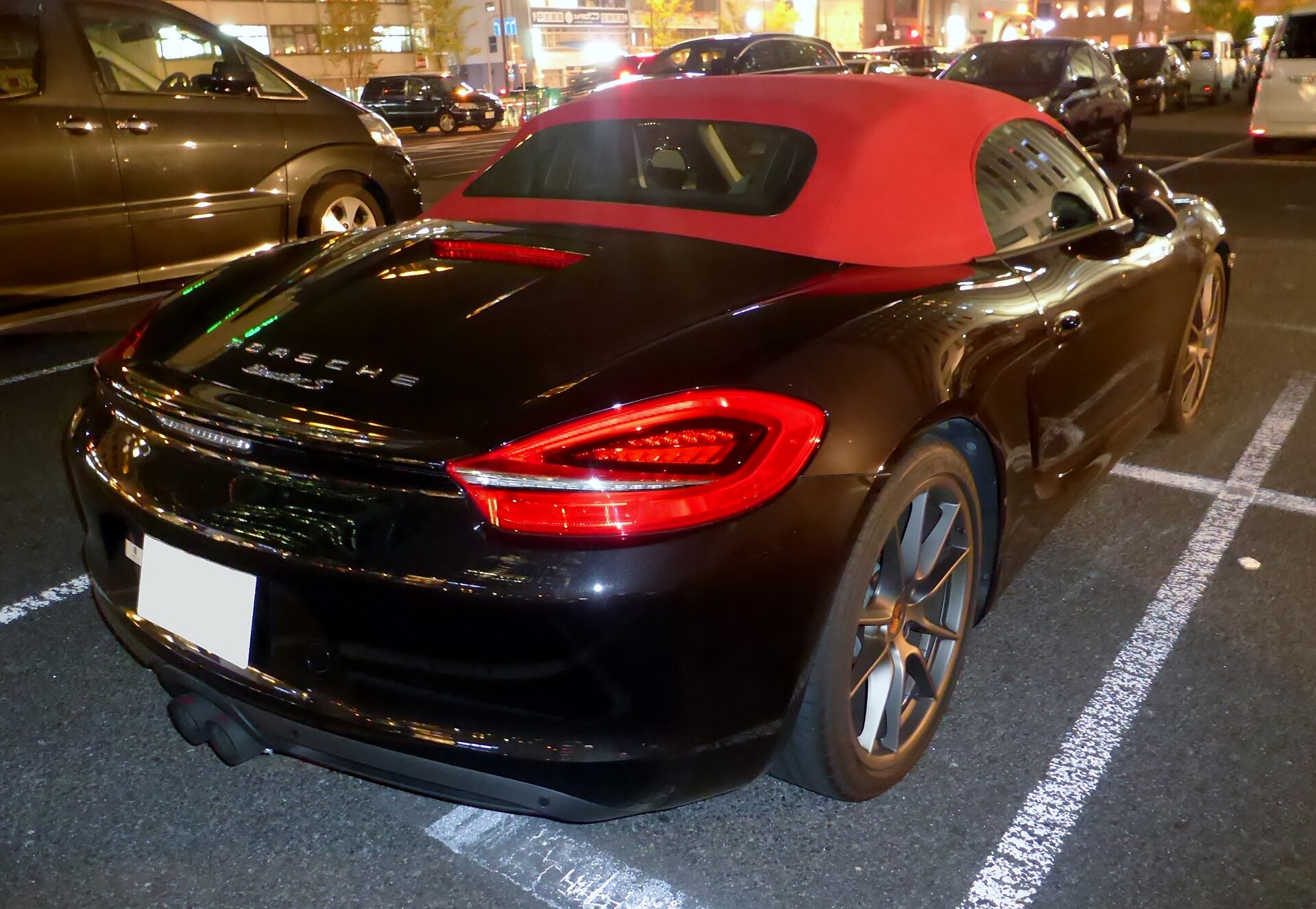 保时捷 981 Boxster S 车尾夜景